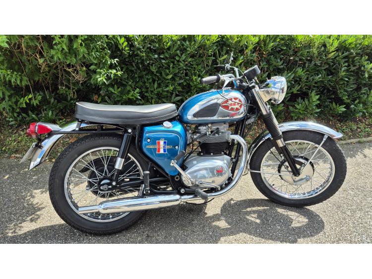 BSA A65 THUNDERBOLT SUPERBE ETAT MOTORS 54 