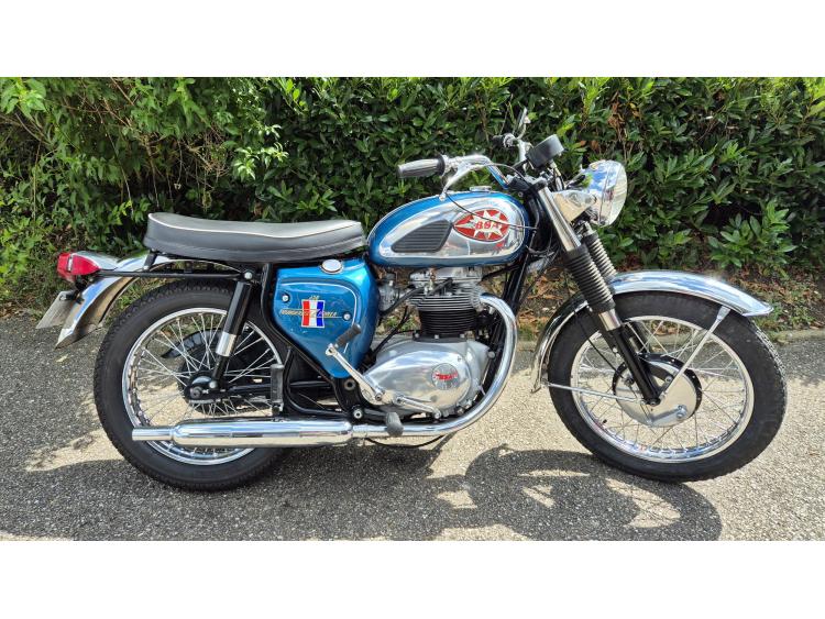 BSA A65 THUNDERBOLT SUPERBE ETAT MOTORS 54 