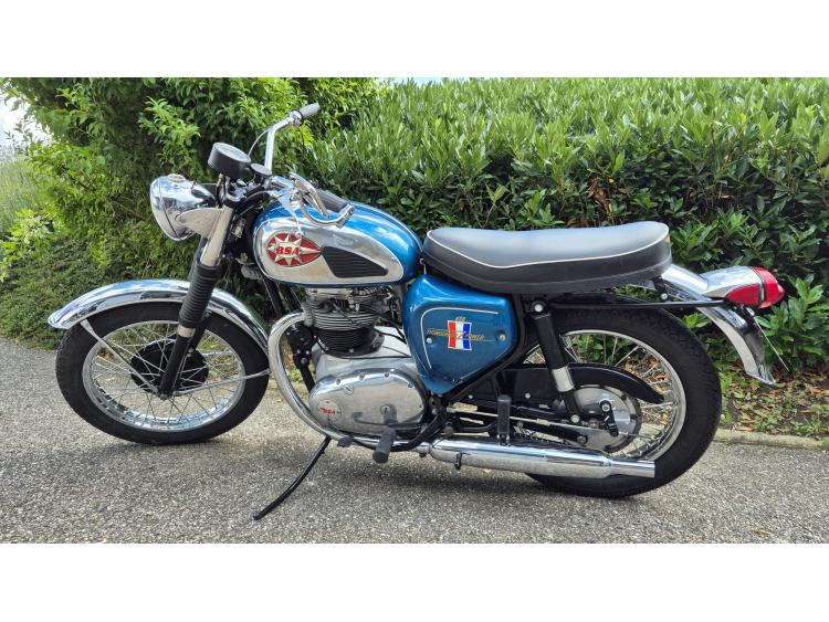 BSA A65 THUNDERBOLT SUPERBE ETAT MOTORS 54 