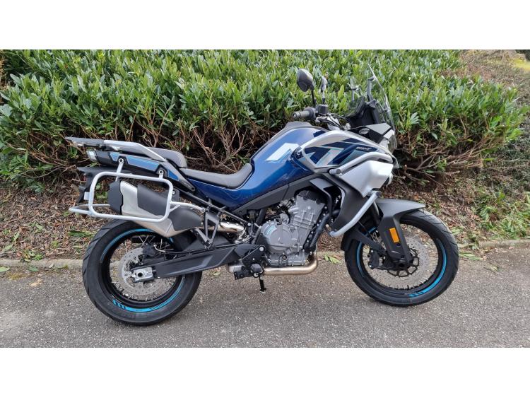 CF MOTO 800 MT Sport 7999 € TTC DISPONIBLE MOTORS 54 
