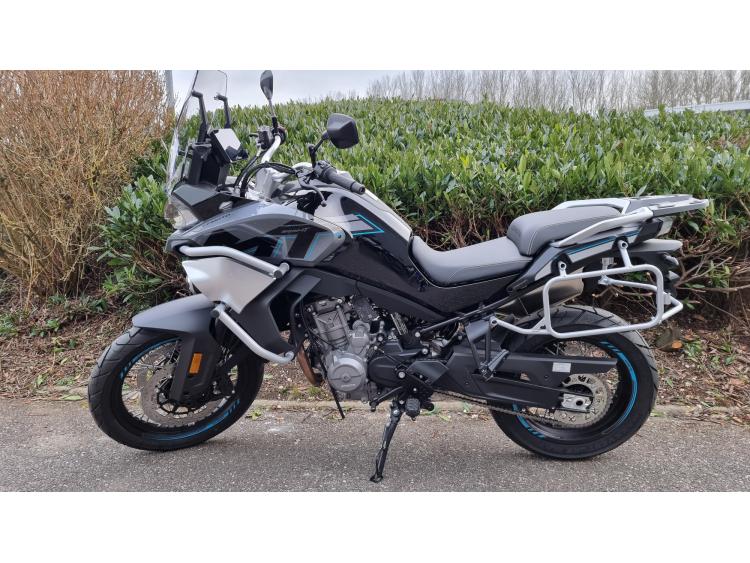 CF MOTO 800 MT Sport 7999 € TTC DISPONIBLE MOTORS 54 