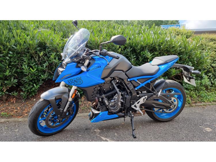 SUZUKI GSX-8S MOTORS 54 