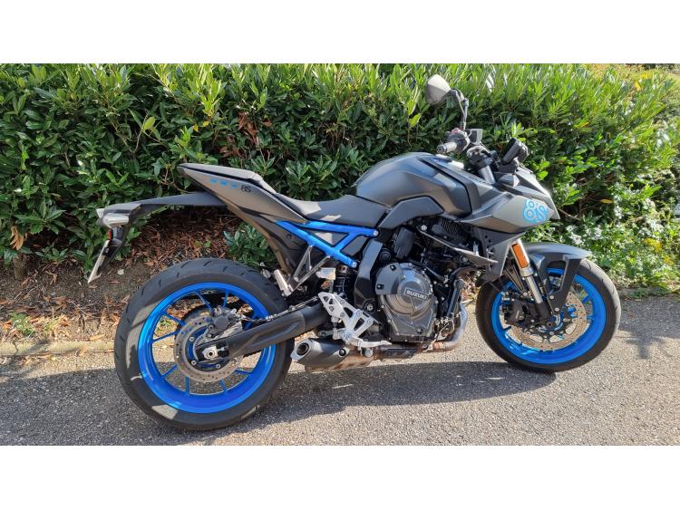 ROADSTER SUZUKI GSX-8S A2 MOTORS 54