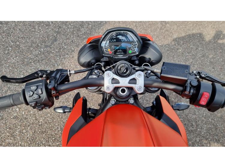 ROADSTER TRIUMPH STREET TRIPLE 765 R MOTORS 54