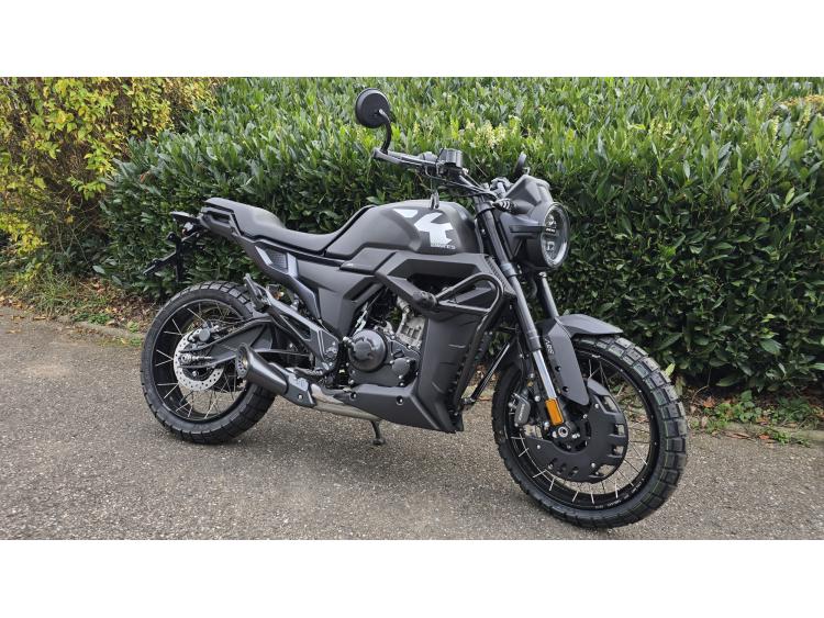 MOTO ROADSTER ZONTES 125 GK MOTORS54