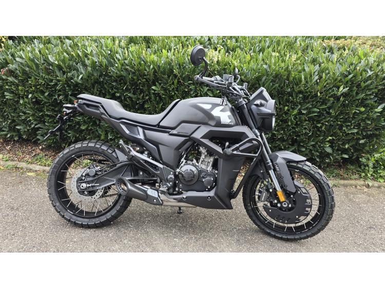 MOTO ROADSTER ZONTES 125 GK MOTORS54