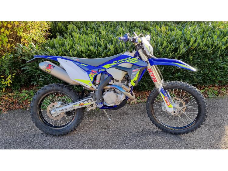 ENDURO SHERCO SEF 300 4T FACTORY 2022 MOTORS 54 à partir de 165.18€/ mois sur 60 mois 