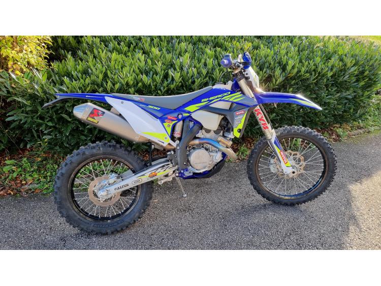 ENDURO SHERCO SEF 300 4T FACTORY 2022 MOTORS 54 à partir de 165.18€/ mois sur 60 mois 