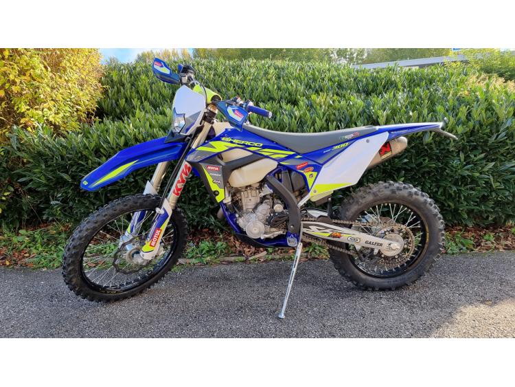 ENDURO SHERCO SEF 300 4T FACTORY 2022 MOTORS 54 à partir de 165.18€/ mois sur 60 mois 