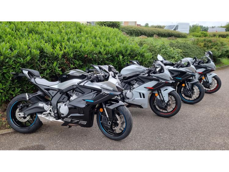 CF MOTO 675 SR-R DISPONIBLE  MOTORS 54 