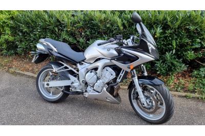 YAMAHA FZ6-S