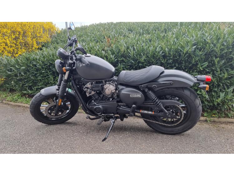 MOTO HYOSUNG Bobber 300 Motors54